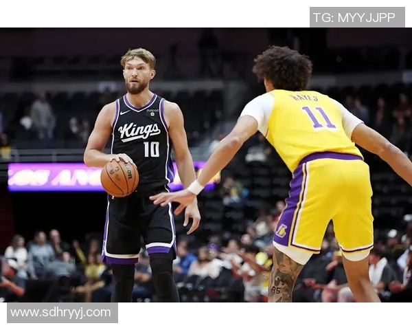 平均每次跳投得分倒五：夏普0.91分最差 东契奇0.96分倒数第五